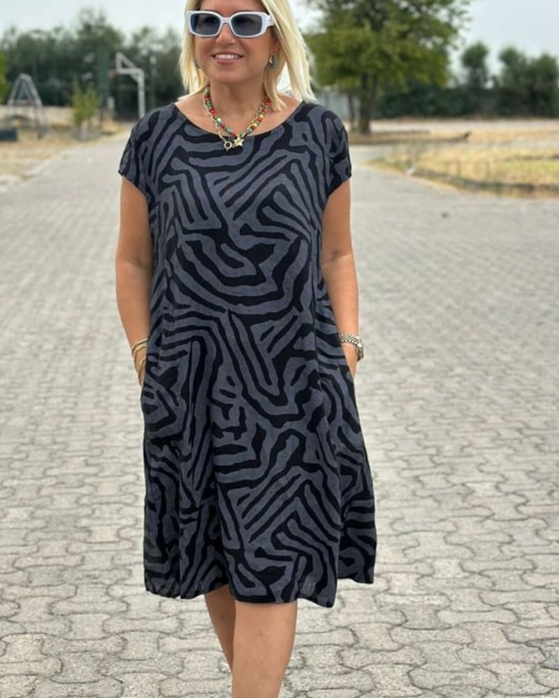 Christina™ | Summer Dress with Round Neck and Elegant Print